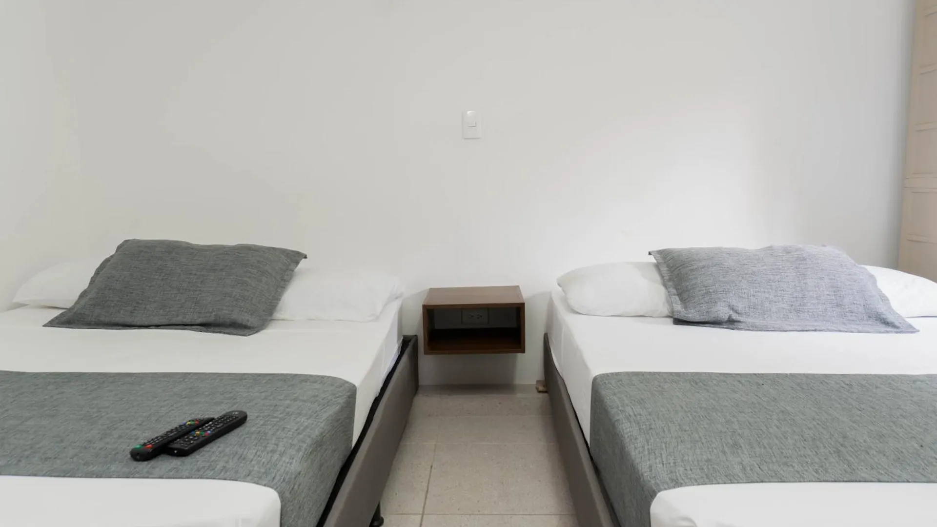 Hotel Palo Alto Laureles Medellín 2*,  Colombia