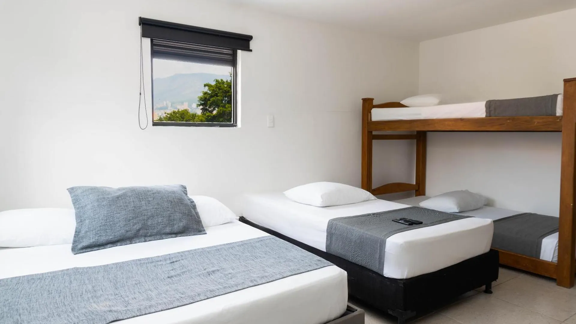 Hotel Palo Alto Laureles Medellín 2*,  Colombia
