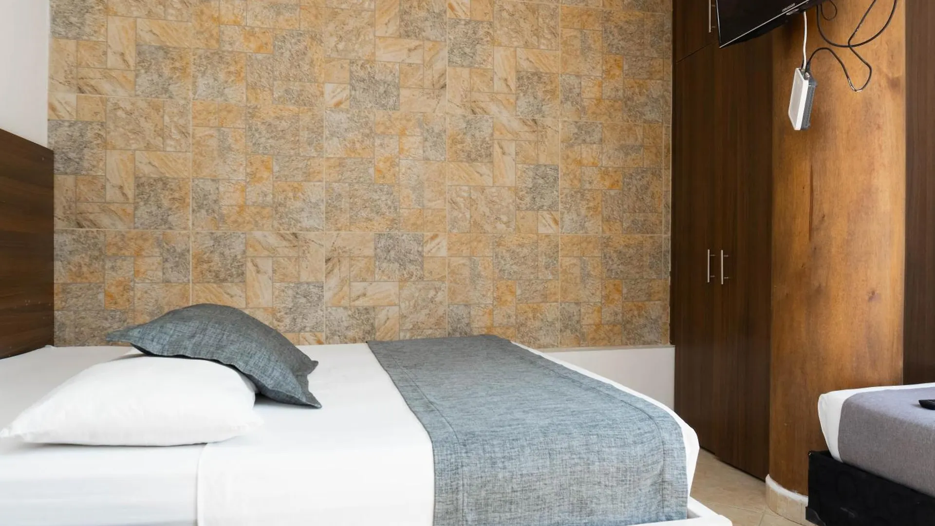 **  Hotel Palo Alto Laureles Medellín Colombia