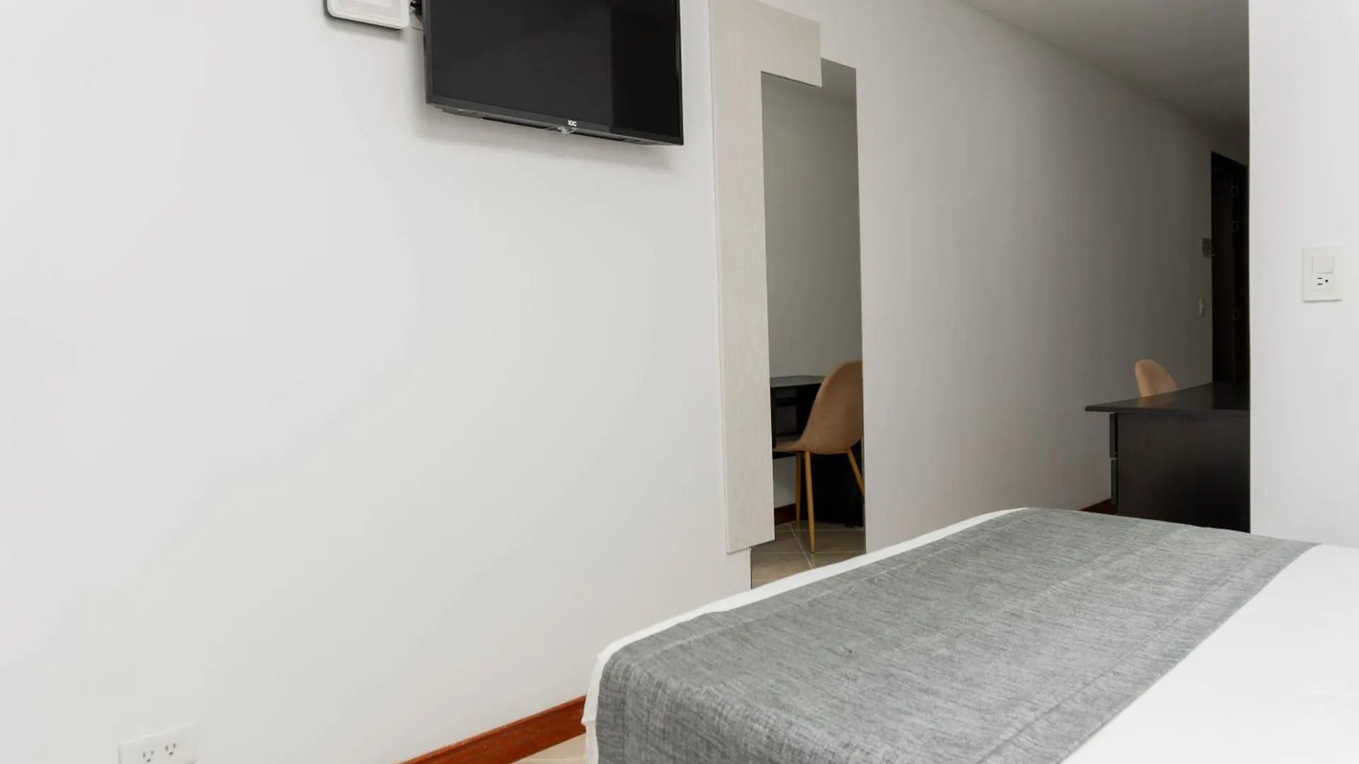 Hotel Palo Alto Laureles Medellín 2*,  Colombia