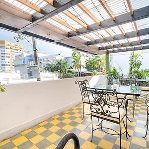  Pensión Porton De Granada Colombia