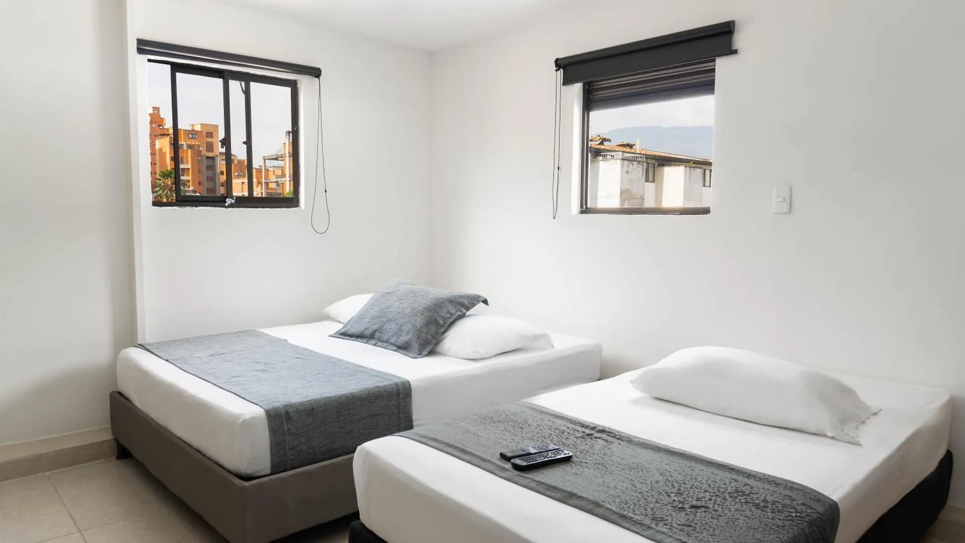 Hotel Palo Alto Laureles Медельин