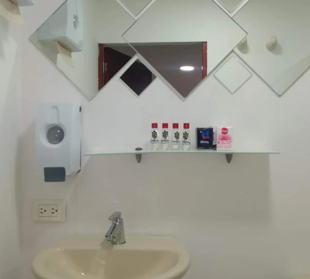 Hotel Palo Alto Laureles Медельин 2*,  Колумбия